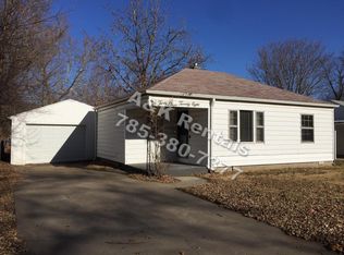 3328 SW 12th St, Topeka, KS 66604