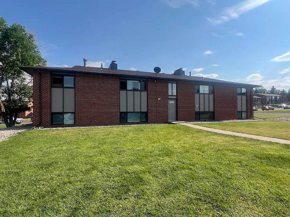 3302 Frontier St #202