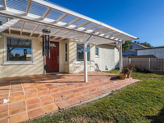 3rd image of 10734 Oro Vista Ave