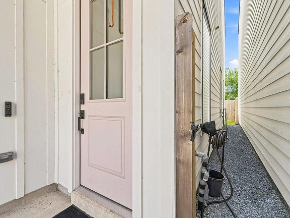5th image of 2032 W Tidwell Rd
