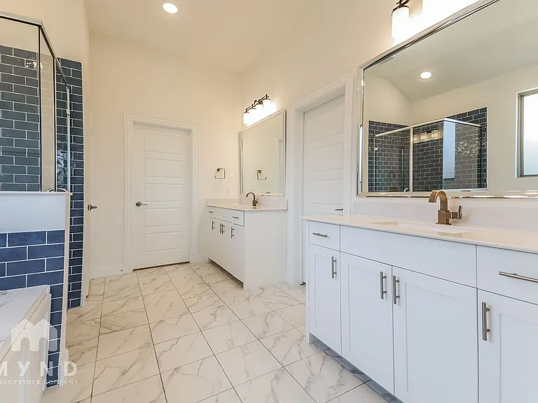 12108 Buffalo Hills Dr — Photo 19