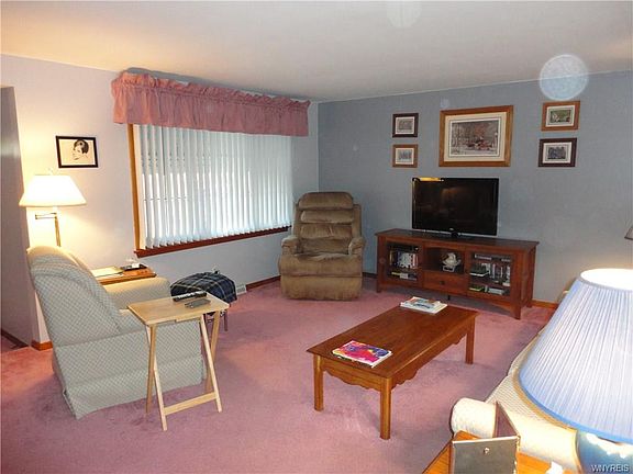 3rd image of 15 Angela Ln