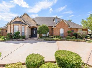 7604 NW Woodland Dr, Lawton, OK 73505
