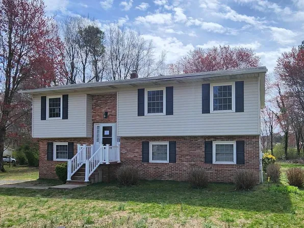 42513 Kenneth Ct, Hollywood, MD 20636