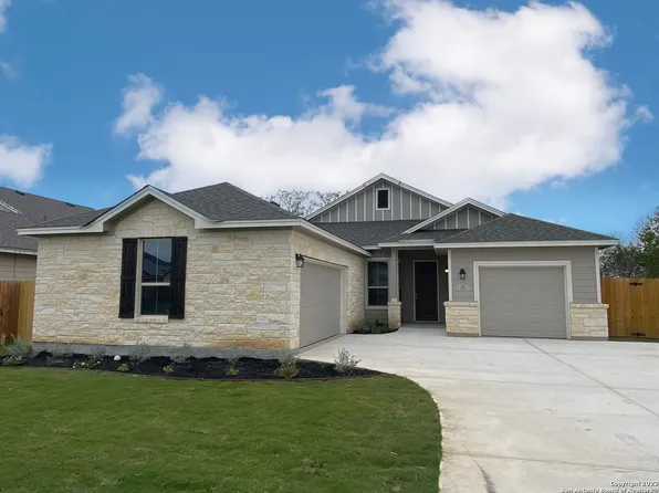 234 Iron Gate, Pleasanton, TX 78064