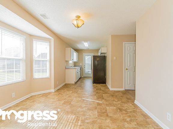 4th image of 5067 Boyd Dr