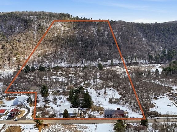 3rd image of 189 Michigan Hollow Rd