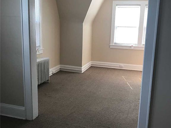 4th image of 247 Maple Ave APT 3A
