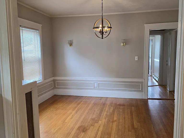 15 Laurel Rd — Photo 2