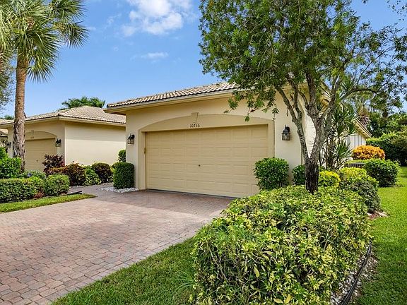 2nd image of 10736 Royal Caribbean Cir
