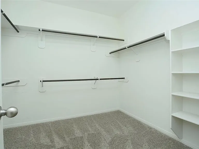 9702 Massanutten Ln — Photo 21