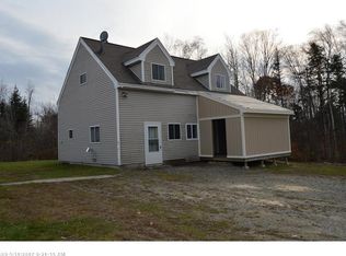 19 Cross Ln, Stockton Springs, ME 04981