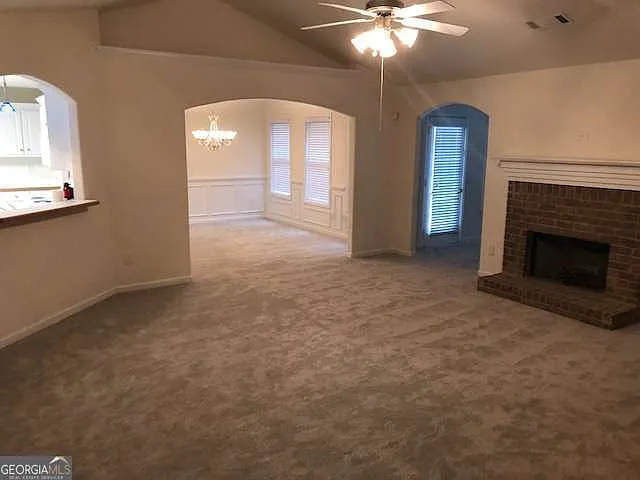 225 Lexington Cir — Photo 11