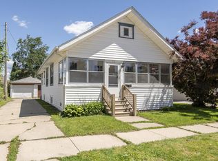 1712 71st St, Kenosha, WI 53143