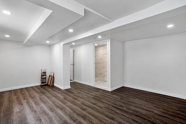 Rented by E Realty International Corp | media 34