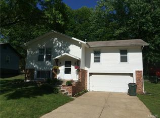 322 Driftwood Ln, Saint Peters, MO