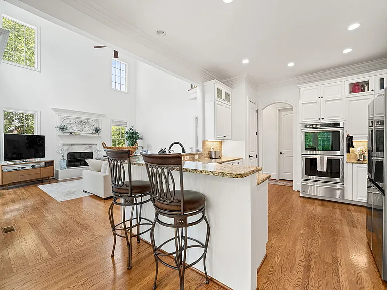 7517 Henson Forest Dr — Photo 10