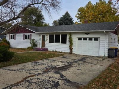 313 3rd St S, Ellendale, ND, 58436