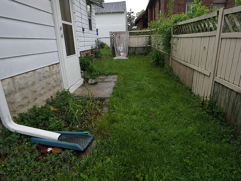 111 Sherman St — Photo 22