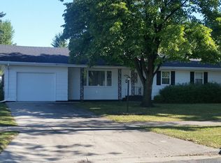 1122 20th St NW, East Grand Forks, MN 56721