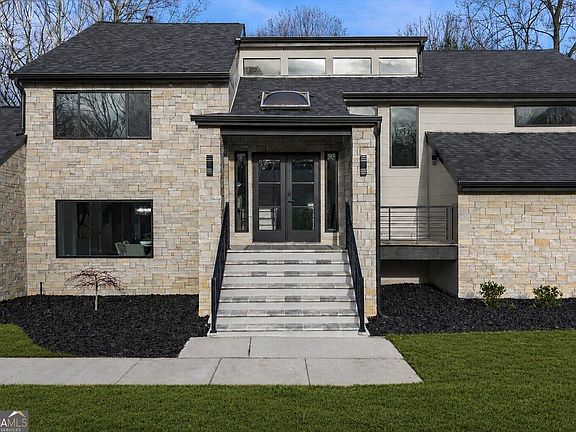 4th image of 250 Bruton Way