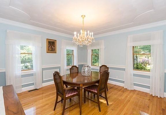 4th image of 5 Courtney Dr