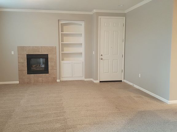 2nd image of 403 Dante Cir
