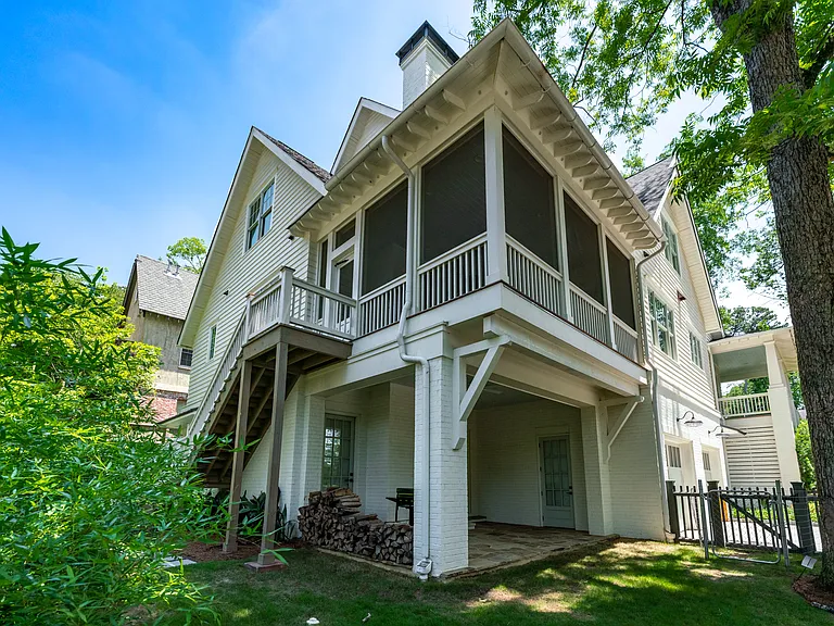 4 E Dr NE — Photo 10