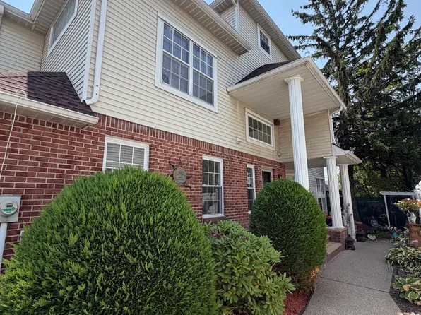 43 Stephen Loop #1, Staten Island, NY 10314