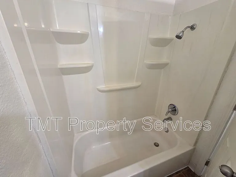 228 McFarland St #6 — Photo 17