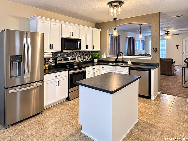 3 bed, 2.0 bath, 1314 sqft, $1,700 — Photo 3