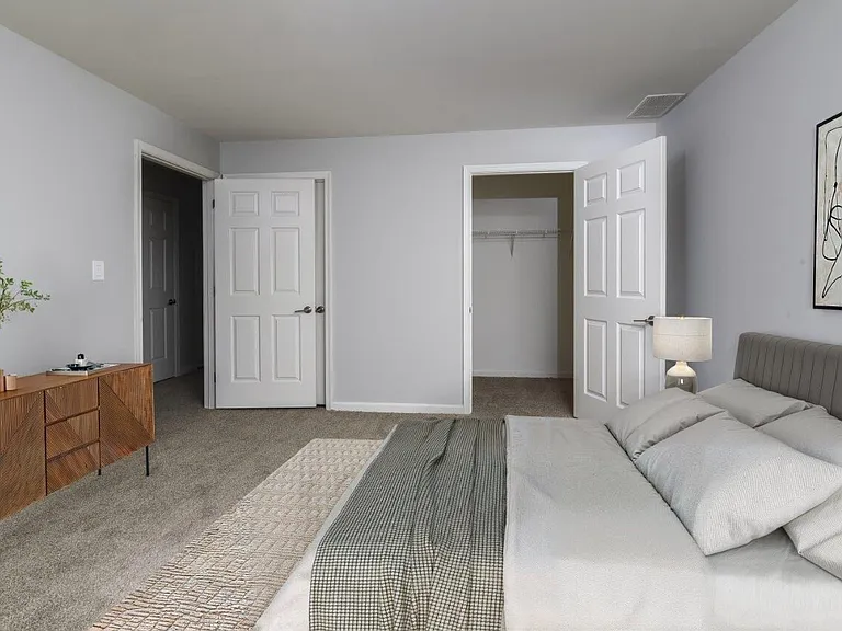 Iron Ridge and Stonegate Apartments — Photo 16