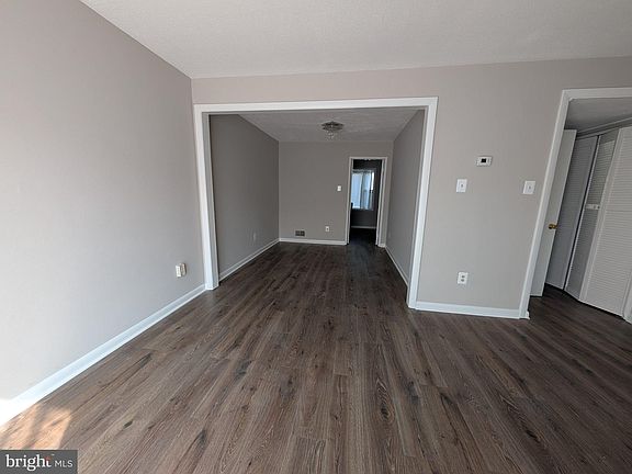 3rd image of 1341 Redbud Ct