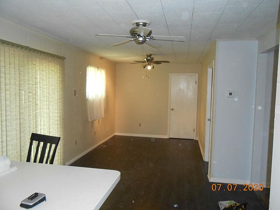 4th image of 709 Brooks Dr