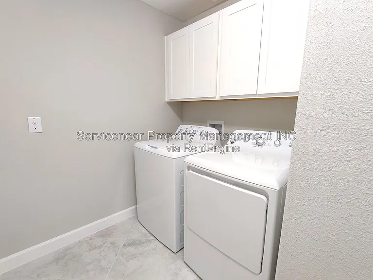 1618 Roseville St — Photo 9