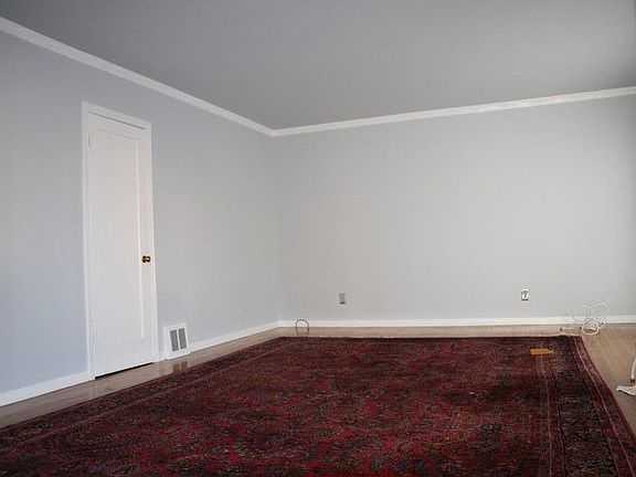 2nd image of 225 Accacia St