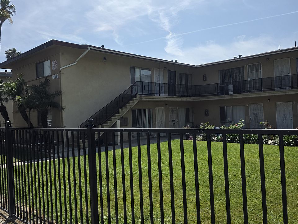 1st image of 1822 W Crestwood Ln 8 #8