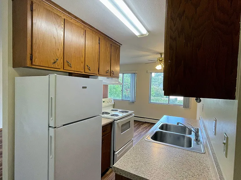 840 18th Ave SE #106 — Photo 3