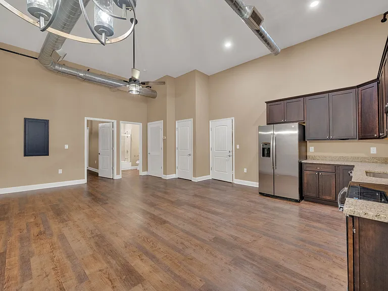 214 Broad St #D — Photo 1