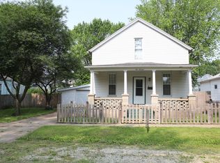 413 S East St, Clinton, IL 61727