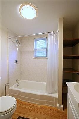 2nd image of 450 Franklin St #1