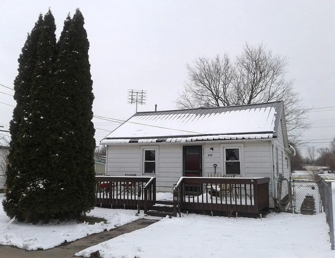 322 Gertrude St photo 1