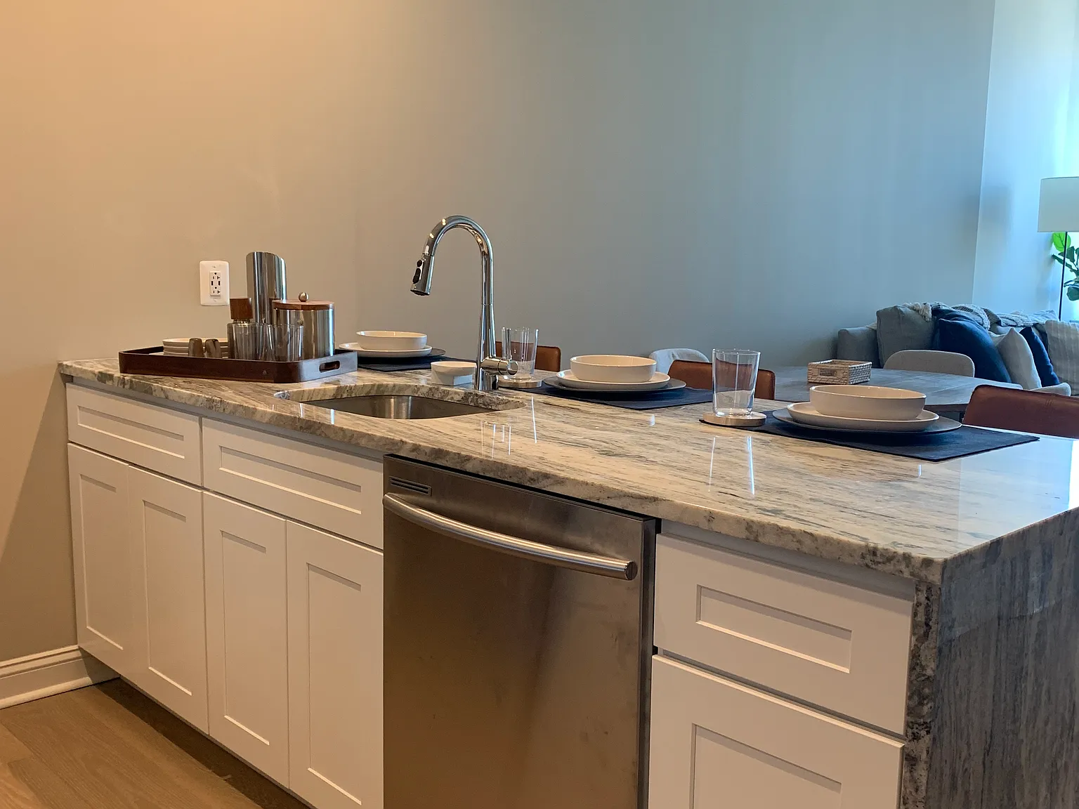 2130 Arch Street — Photo 3