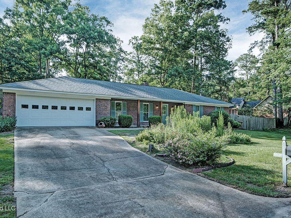 1st image of 708 Benwick Dr