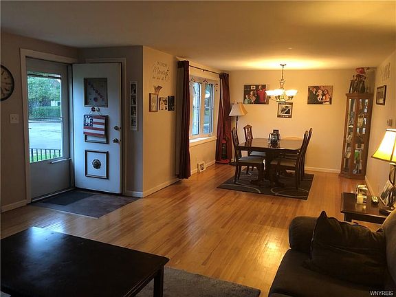 4th image of 174 Bering Ave