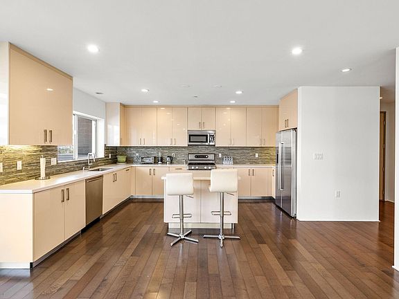 2nd image of 1807 S Beverly Glen Blvd #301