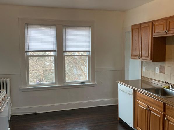 219 Columbia St FLOOR 2