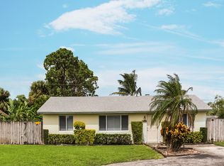 7457 Overlook Dr, Lake Worth, FL 33467