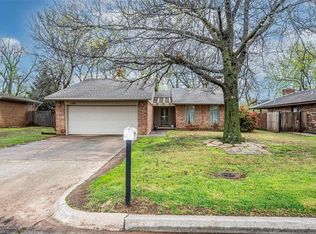 108 S Willowood Dr, Yukon, OK 73099