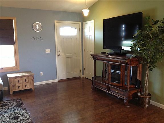 5th image of 371 Glen Forest Dr